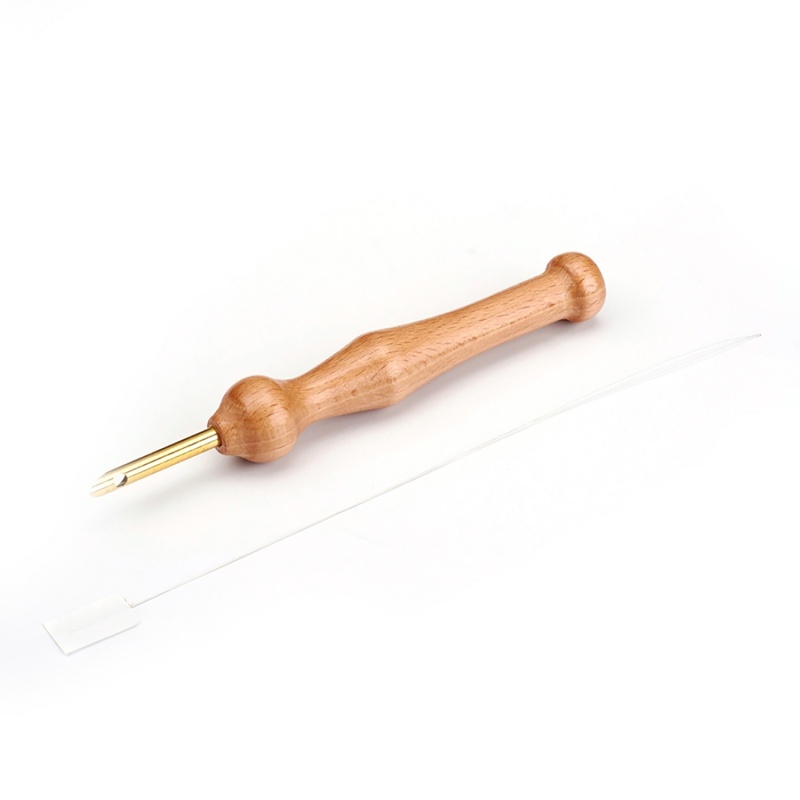 Dutá ihla (Punch needle) či zatláčacia alebo slučkovacia ihla je nástroj na tvorbu jemnej výšivky či dekorovanie obliečok na vankúše, tvorbu koberč