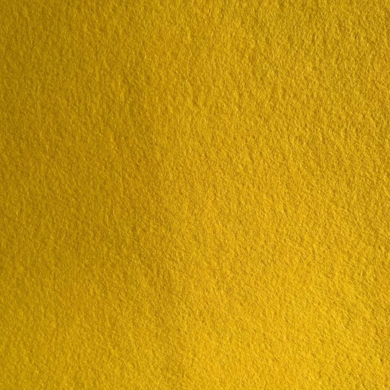 Filc hrúbky 3 mm je dekoračná, polovlnená plsť sa používa predovšetkým na dekoračné účely, na výrobu hračiek, bábik, ozdôb a dekorácií, ako v