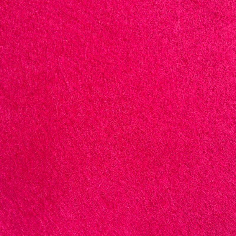 Filc hrúbky 3 mm je dekoračná, polovlnená plsť sa používa predovšetkým na dekoračné účely, na výrobu hračiek, bábik, ozdôb a dekorácií, ako v