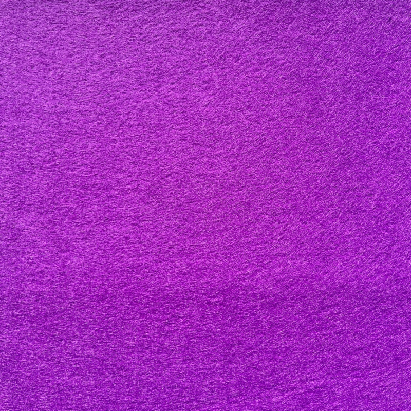 Filc hrúbky 3 mm je dekoračná, polovlnená plsť sa používa predovšetkým na dekoračné účely, na výrobu hračiek, bábik, ozdôb a dekorácií, ako v