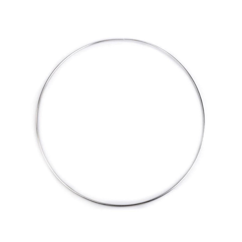 Veľký kovový kruh sa hodí na výrobu lapačov snov a podobných dekorácií. Je pevný, v mieste spoja je zvarený.


Vonkajší priemer: 30,5 cm
Vnúto