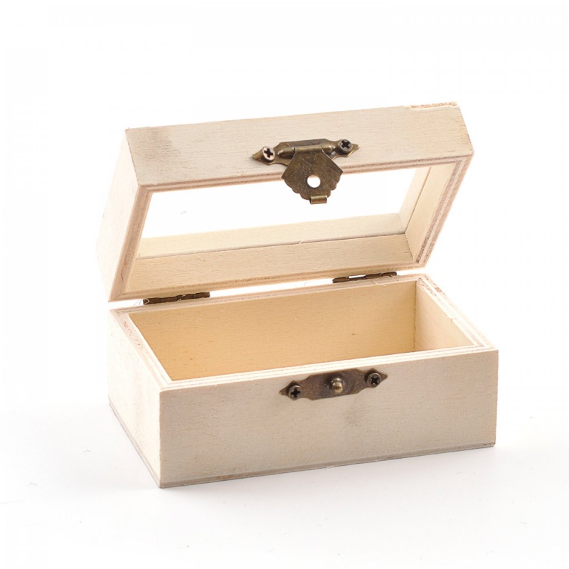 Krabička mini so sklom je malá krabička na malé predmety, šperky a darčeky, ktoré cez vrchný výrez bude pekne vidieť. Odporúčame ju zvnútra vyplni
