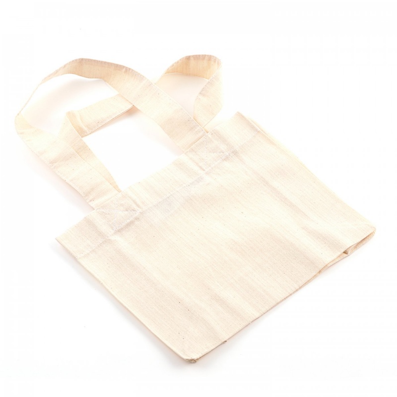 Nákupná taška široká je zhotovená zo 100% bavlny. Má prírodnú bledú béžovú farbu. Možno ho ďalej dekorovať farbami na textil, batikovaním, lino
