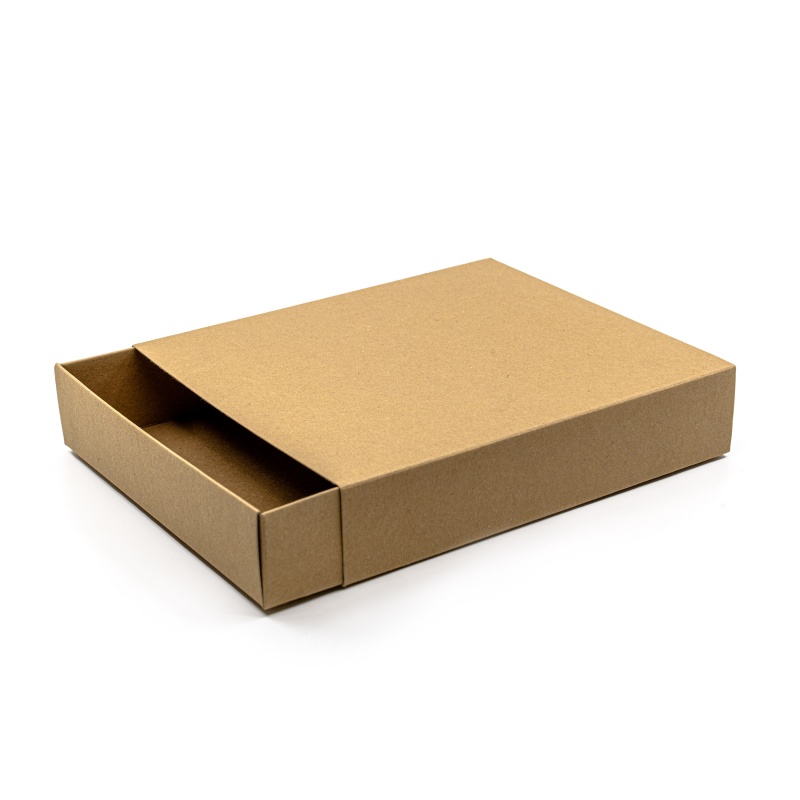 Papierová kraftová darčeková krabička s vysúvacím mechanizmom, do ktorej hravo zabalíte svoje výrobky.
Krabička má rozmer 170 x 200 mm a výšku 40 