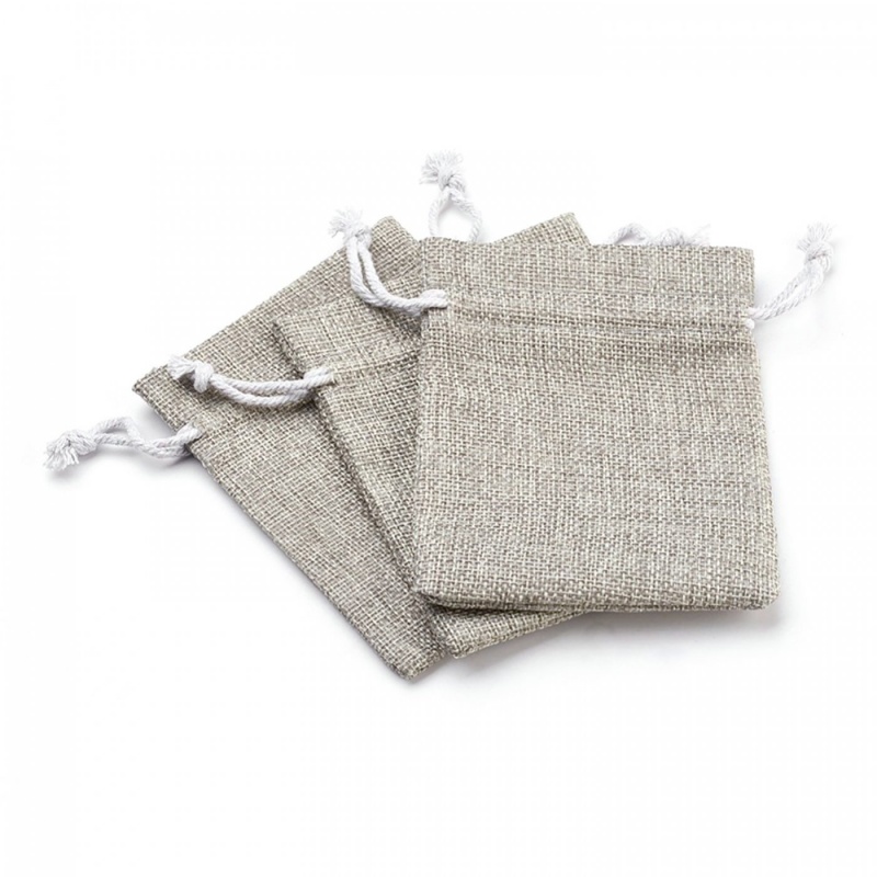 Textilné bavlnené vrecko je zhotovené zo 100% bavlny. Vrecúško má sivú farbu. Bavlnené vrecúško s potlačou je určené ako darčekové balenie, no ho